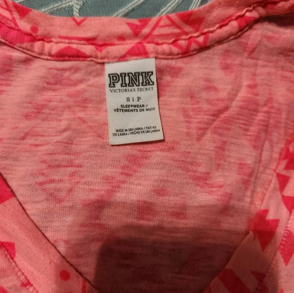 Victoria secret pink t shirt - Picture 3 of 4
